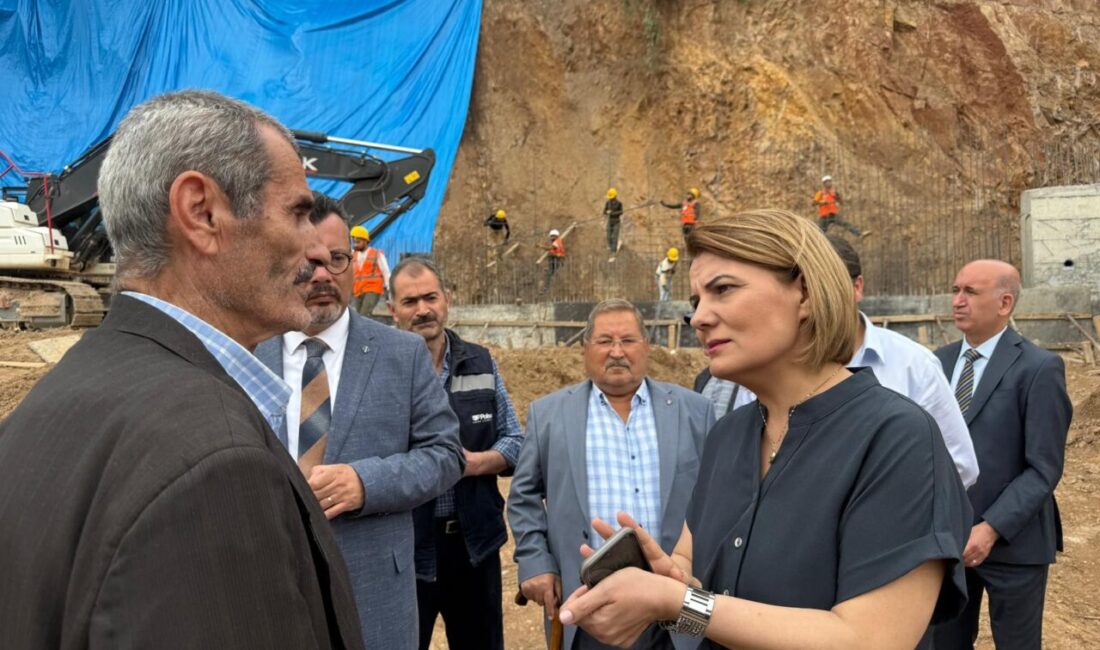 Topçular Mahallesi Özdil Sokak’ta yaşanan toprak kayması olayıyla ilgili ilk