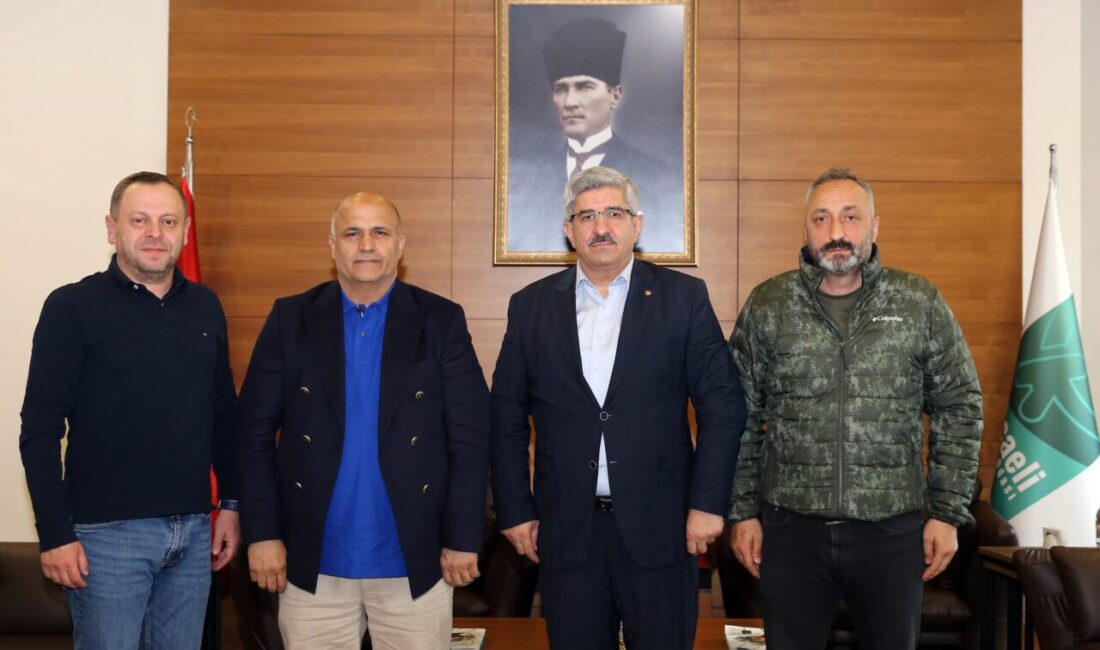 Kocaelispor Başkanı Recep Durul, Kocaeli Ticaret Odası’nı (KOTO) ziyaret etti.