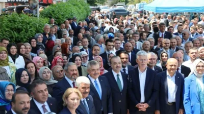 AK Parti Kocaeli İl Başkanlığı'nın ev sahipliğinde düzenlenen bayramlaşma programı,