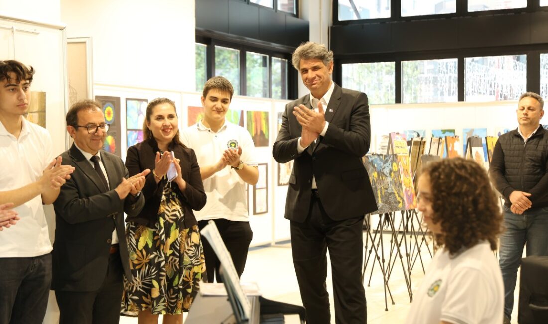 Kartepe Belediyesi Sanat Evi, Ertuğrulgazi Anadolu Lisesi öğrencilerinin hazırladığı “Gençlerin