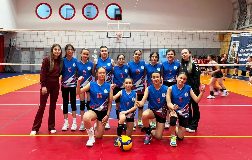 Kocaeli Midi Kızlar Gelişim Ligi maçları başladı. 40 takımın 5