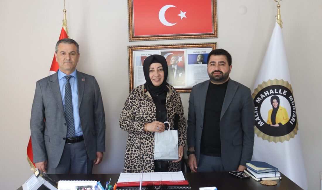 İzmit Belediyesi Başkan Yardımcısı Lütfü Obuz ve Muhtarlık İşleri Müdürü