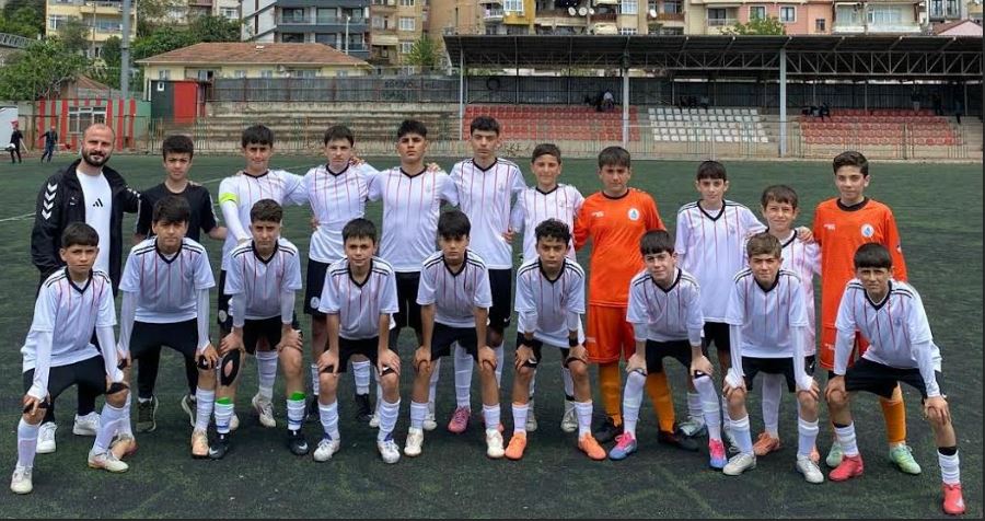 Körfez Gençlerbirliği Spor Kulübü U-13 yaş grubu futbol takımı ligin