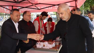 İzmit Belediyesi, Kozluk Mahallesinde bulunan SEKA Camii’nde Cuma Namazı sonrası