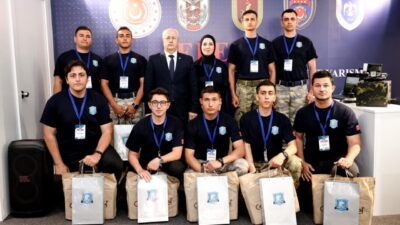 Kocaeli Üniversitesi bünyesinde faaliyet gösteren Kılavuz AURA Takımı, geliştirdiği insansız