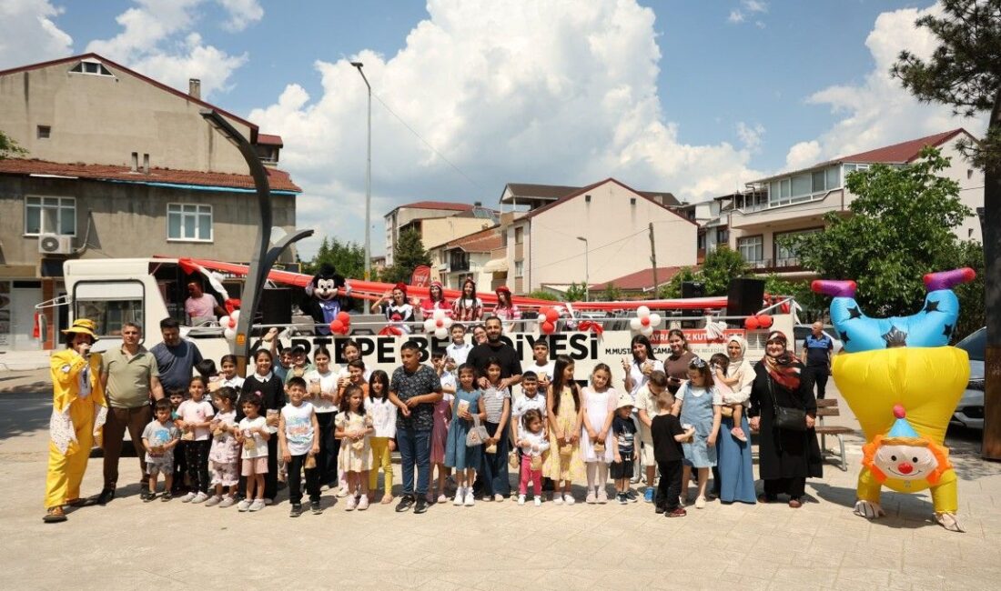 Kartepe Belediyesi, geleneksel bayram coşkusunu çocukların ayağına götürmeye devam ediyor.