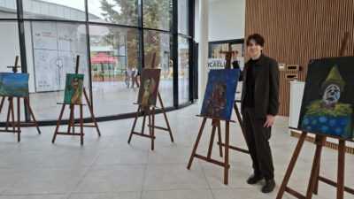 17 yaşındaki Derinceli genç yazar ve ressam Yusuf Emir Sudan,