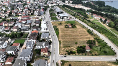 Kocaeli Büyükşehir Belediyesi’nin Başiskele ilçesinde yürüttüğü üstyapı yenileme çalışmaları kapsamında