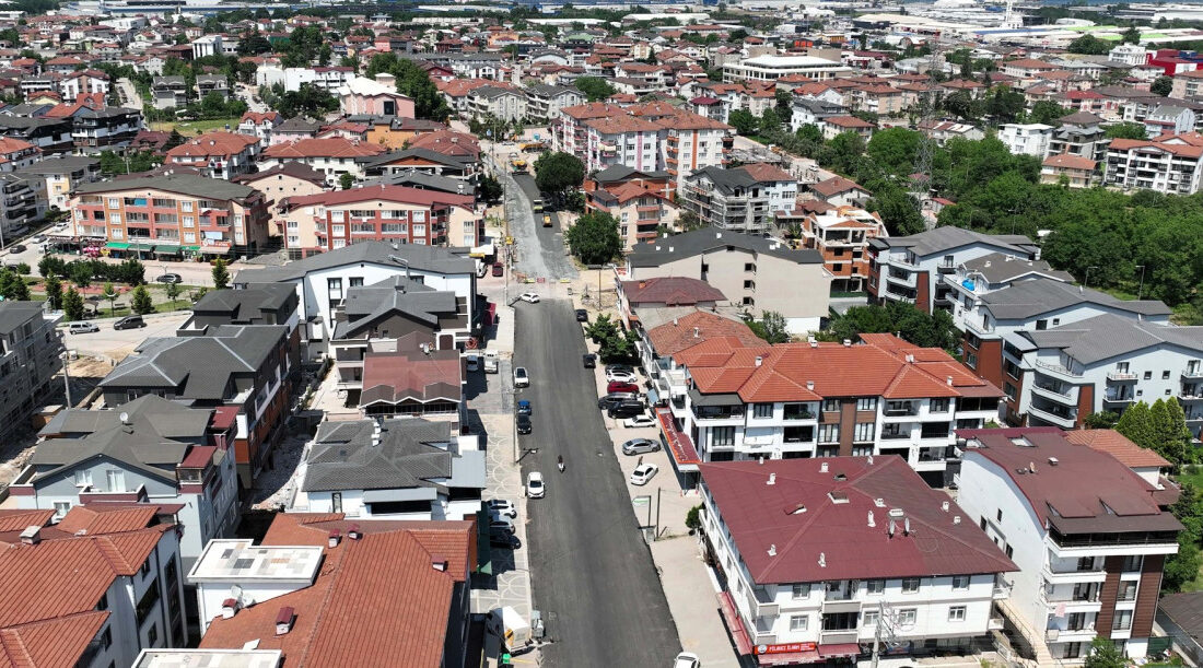 Kocaeli Büyükşehir Belediyesi, Gölcük ilçesinde yürüttüğü kapsamlı yenileme çalışmalarında önemli