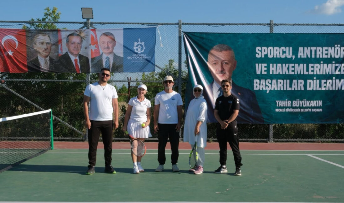 Kocaeli Büyükşehir Belediyesi tarafından gerçekleştirilen Herkes İçin Spor Tenis Turnuvası’nda