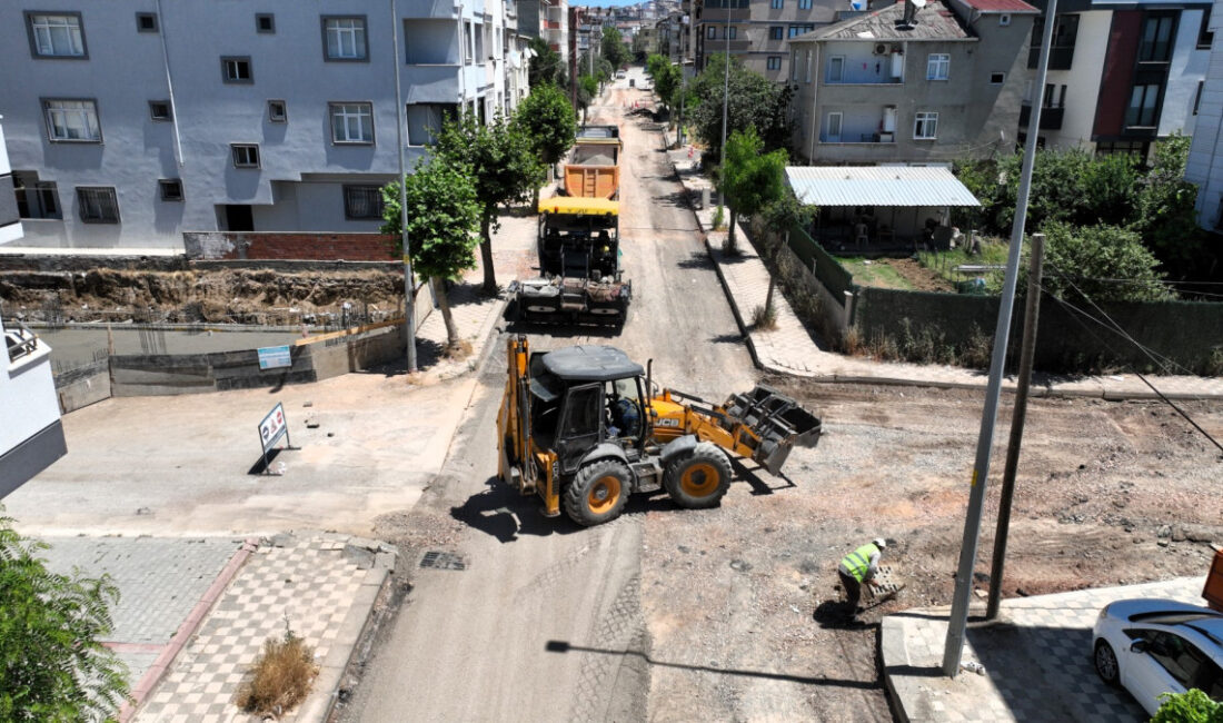 Kocaeli Büyükşehir Belediyesi, altyapı çalışmaları sonrası zarar gören yollarda üstyapı