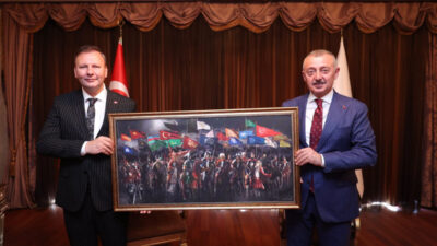 Kocaeli Büyükşehir Belediye Başkanı Tahir Büyükakın, MHP Kocaeli İl Başkanı