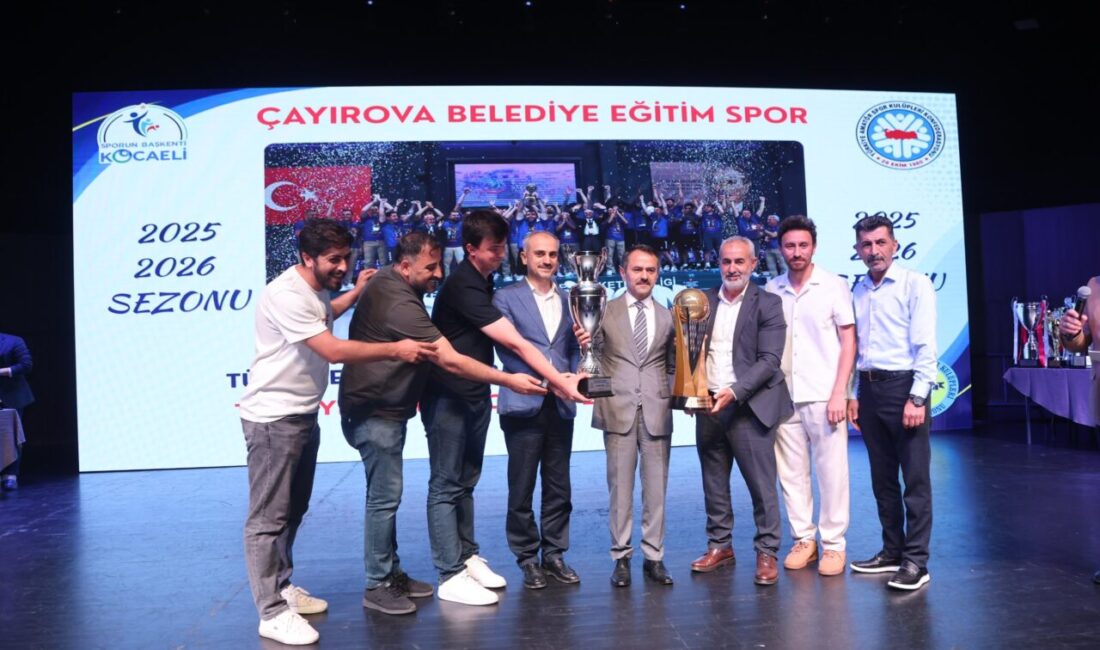 Dün gerçekleştirilen Kocaeli Amatör Spor Kulüpleri Kupa Töreni ve Spor