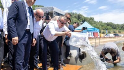 Kocaeli Büyükşehir Belediyesi, çamurdan arındırdığı ve dipten dirilişi başlattığı İzmit