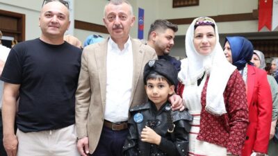 Kocaeli Büyükşehir Belediye Başkanı Tahir Büyükakın, KO-MEK Karamürsel ilçe sergisinde