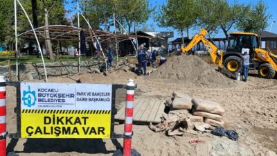 Kocaeli Büyükşehir Belediyesi, yaz sezonu öncesinde Karamürsel ve çevresindeki sahillerde