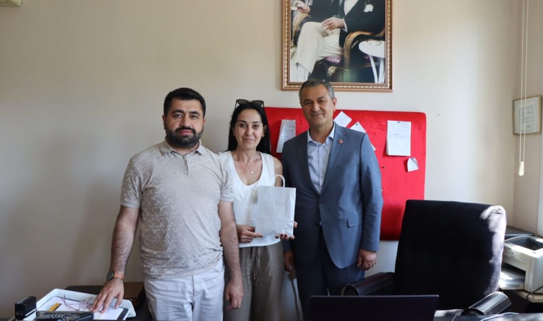 İzmit Belediyesi Başkan Yardımcısı Lütfü Obuz ile Muhtarlık İşleri Müdürü