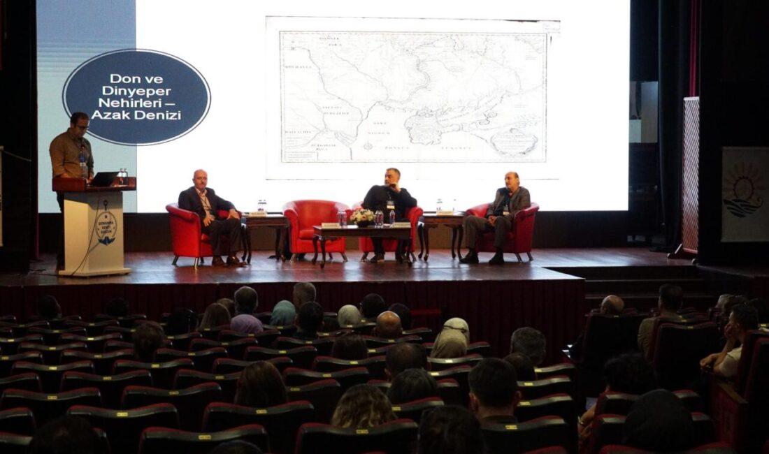 Gölcük Belediyesi tarafından düzenlenen “100.Yılında Gölcük Tersanesi ve Donanma Sempozyumu’nda,