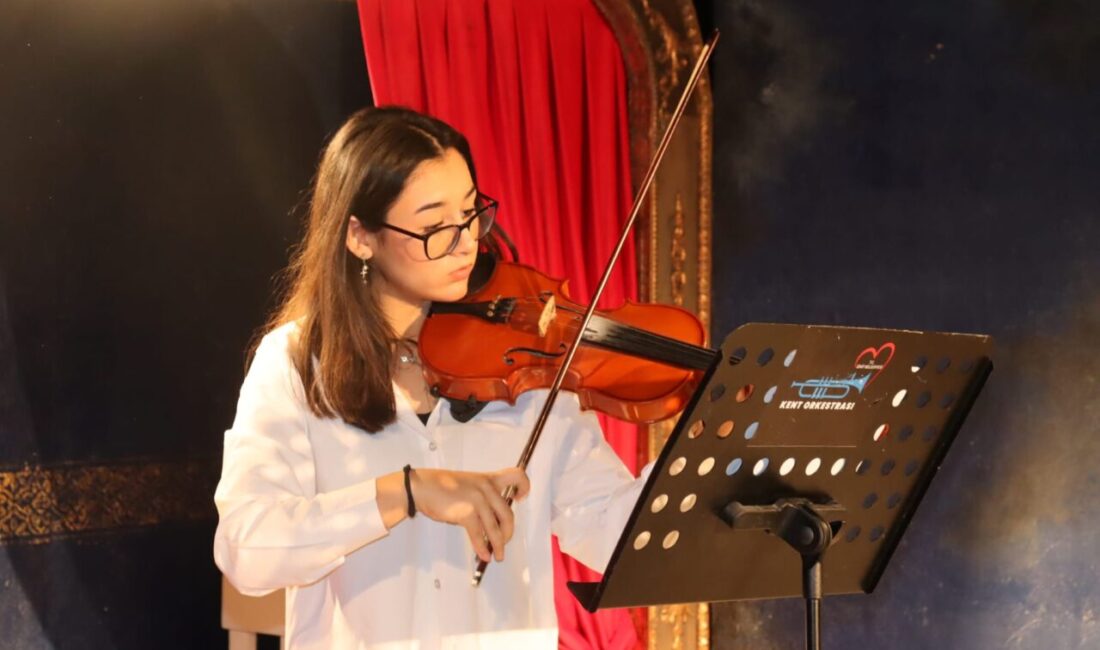İzmit Belediyesi Sanat Akademisi Müzik Bölümü öğrencileri, yıl boyunca edindikleri