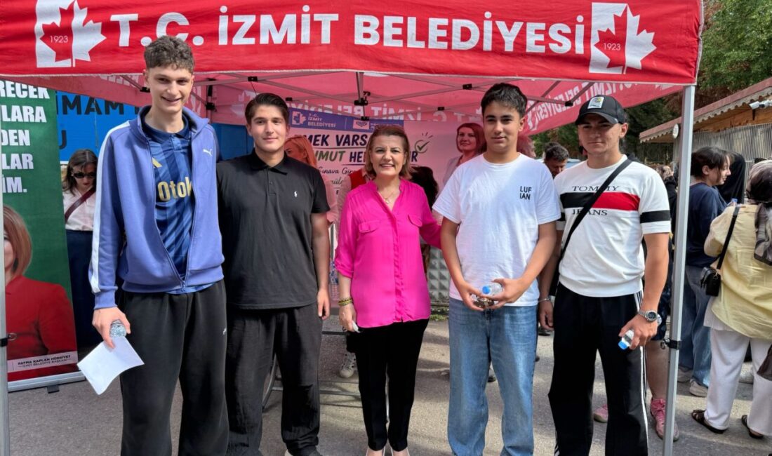 Başkan Hürriyet, YKS sınavına giren öğrencilere destek olmak amacıyla İbni