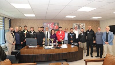 İzmit Belediyesporlu güreşçiler, Kuzey Makedonya’daki Uluslararası Hıdırellez Güreş Turnuvası ile