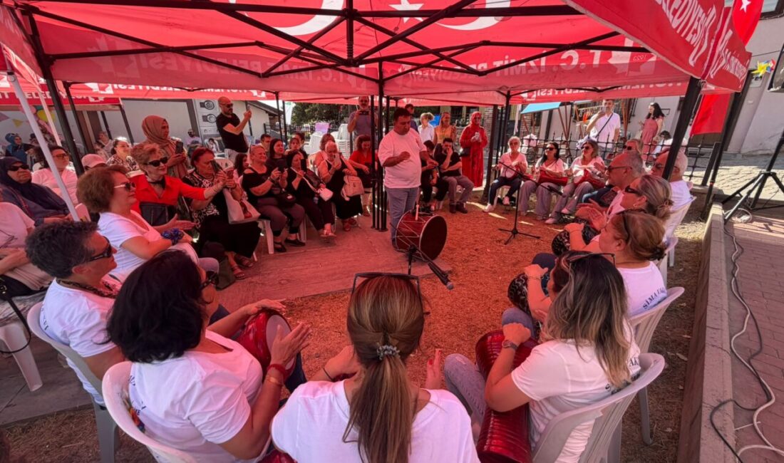 İzmit Belediyesinin düzenlediği 3. Uluslararası Kapanca Festivali’nin üçüncü günü konserler