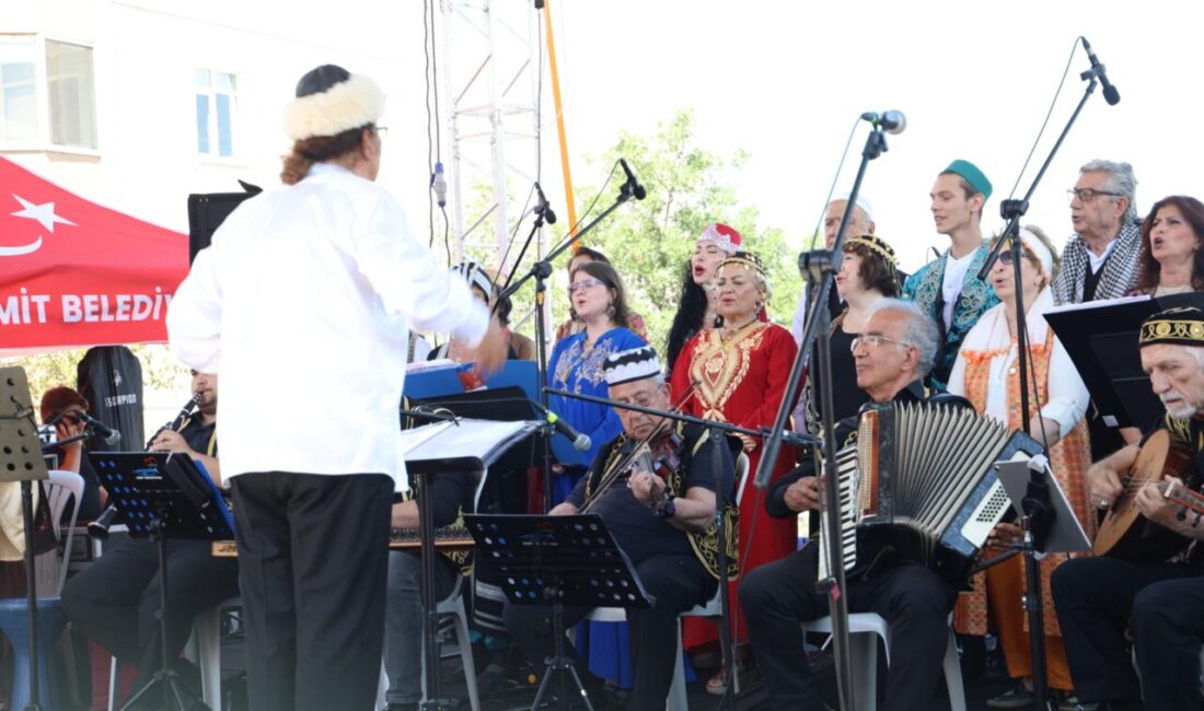 3. Kapanca Sokak Festivali kapsamında sahne alan Dragos Musiki Derneği