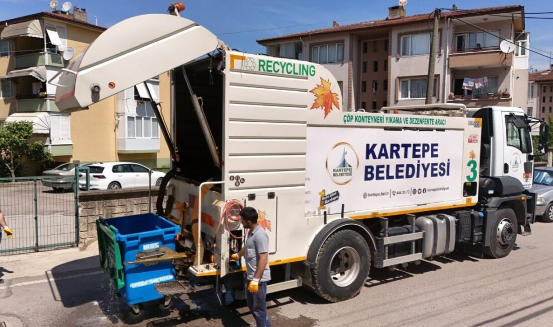 Kartepe Belediyesi, yıl boyunca düzenli olarak sürdürdüğü çöp konteyneri temizlik