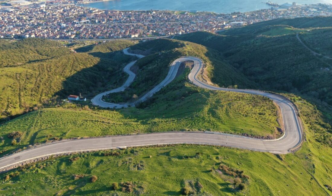 Kocaeli genelinde bir yandan yol yenileme çalışmaları yaparak mevcut yolların