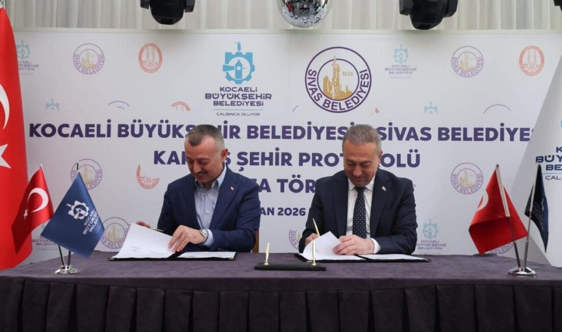 Kocaeli Büyükşehir Belediye Başkanı Tahir Büyükakın ve Sivas Belediye Başkanı