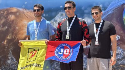 Kocaeli doğumlu milli sporcu Emre Öztürk, Antalya'da düzenlenen Uluslararası Aqua