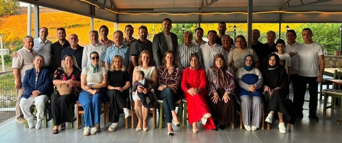 Kandıralılar Derneği tarafından Bağırganlı Liman Mevkii’ndeki Miyar Güverte Restoran’da düzenlenen