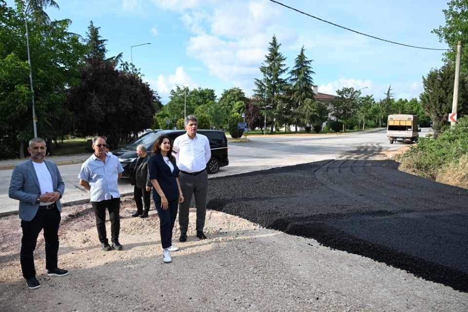 Kartepe Belediyesi, ilçe genelinde ulaşım konforunu artırmak ve yol ağını