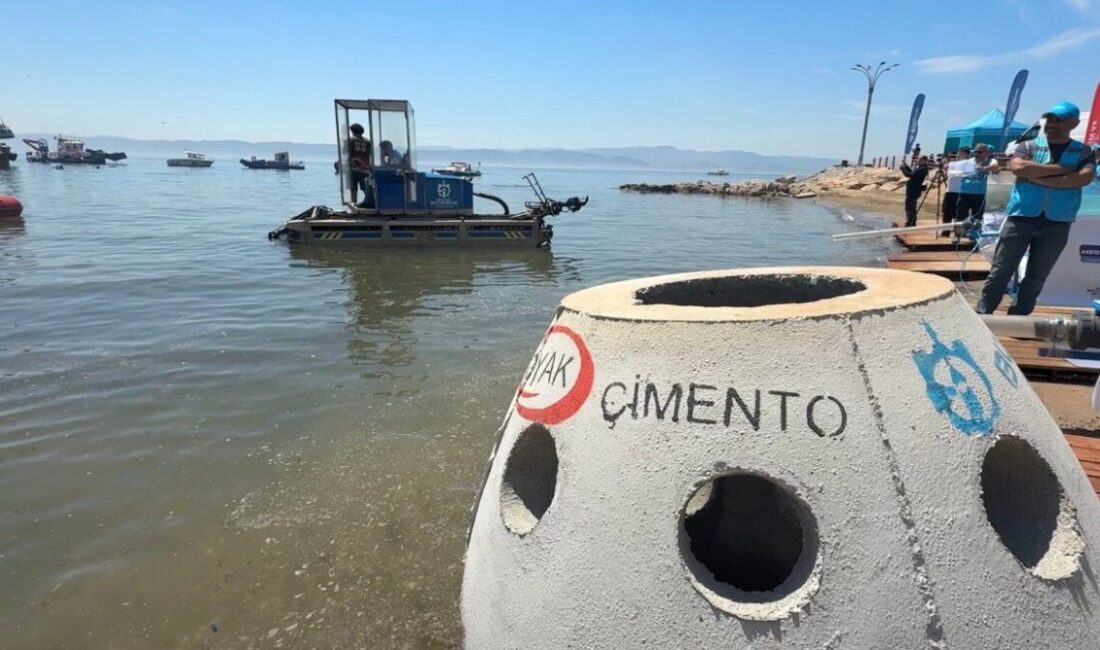OYAK Çimento, Kocaeli Büyükşehir Belediyesi iş birliğiyle yürüttüğü yapay resif