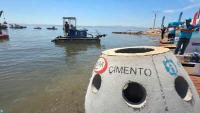 OYAK Çimento, Kocaeli Büyükşehir Belediyesi iş birliğiyle yürüttüğü yapay resif