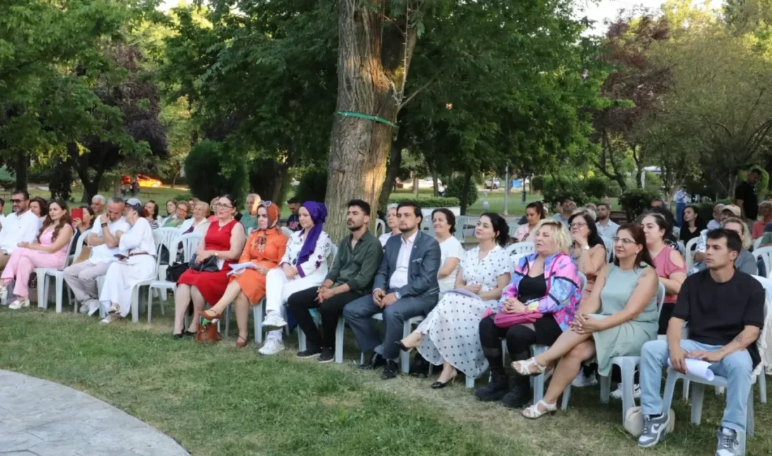 İzmit Belediyesi tarafından düzenlenen “Haziran’da Ölmek Zor” anma programında, Türk