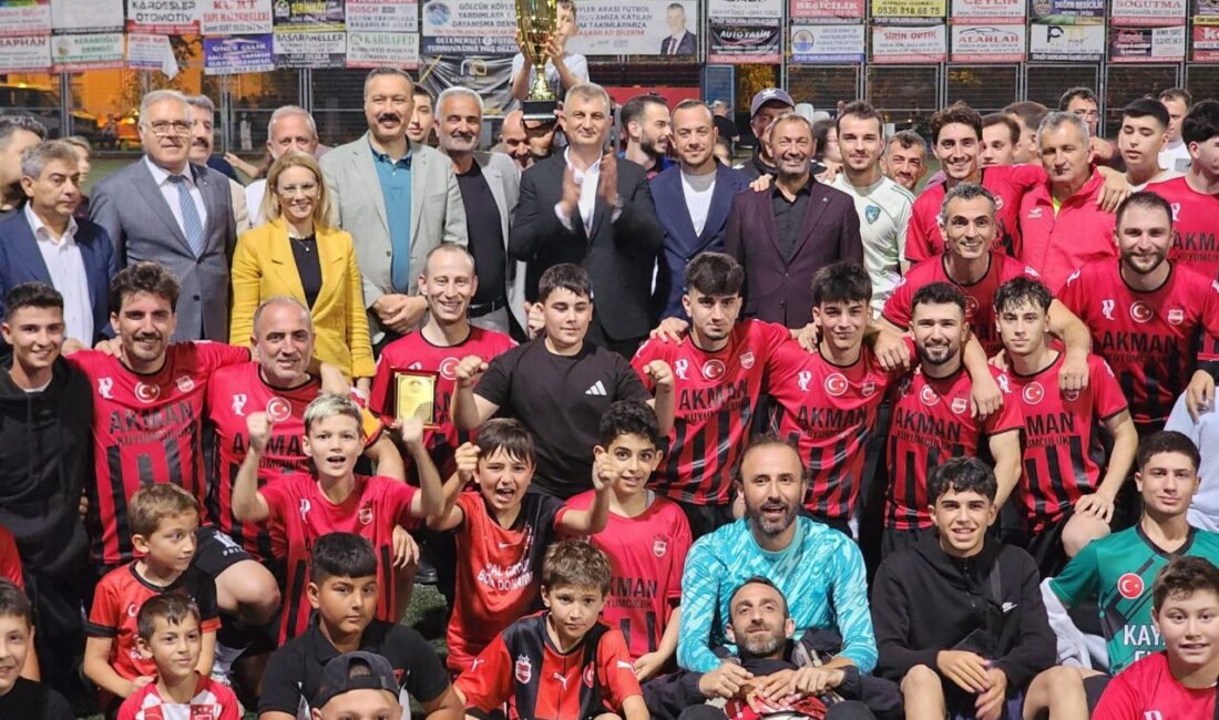 Gölcük Belediyesinin desteğiyle düzenlenen 7. Köyler Arası Futbol Turnuvası'nın finalinde