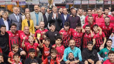 Gölcük Belediyesinin desteğiyle düzenlenen 7. Köyler Arası Futbol Turnuvası'nın finalinde