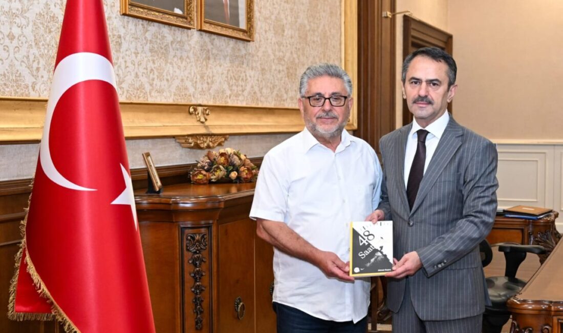 Kıbrıs Gazisi Ahmet Kuşcu, Kocaeli Valisi İlhami Aktaş'ı makamında ziyaret