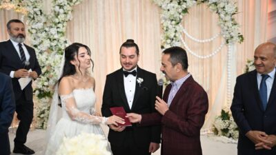 Kocaeli Valisi İlhami Aktaş, İl Sağlık Müdürü Dr. Yüksel Pehlevan'ın