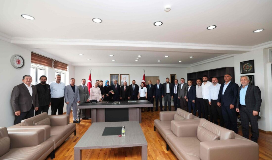 Dilovası Belediye Başkanı Ramazan Ömeroğlu, AK Parti Dilovası İlçe Başkanı