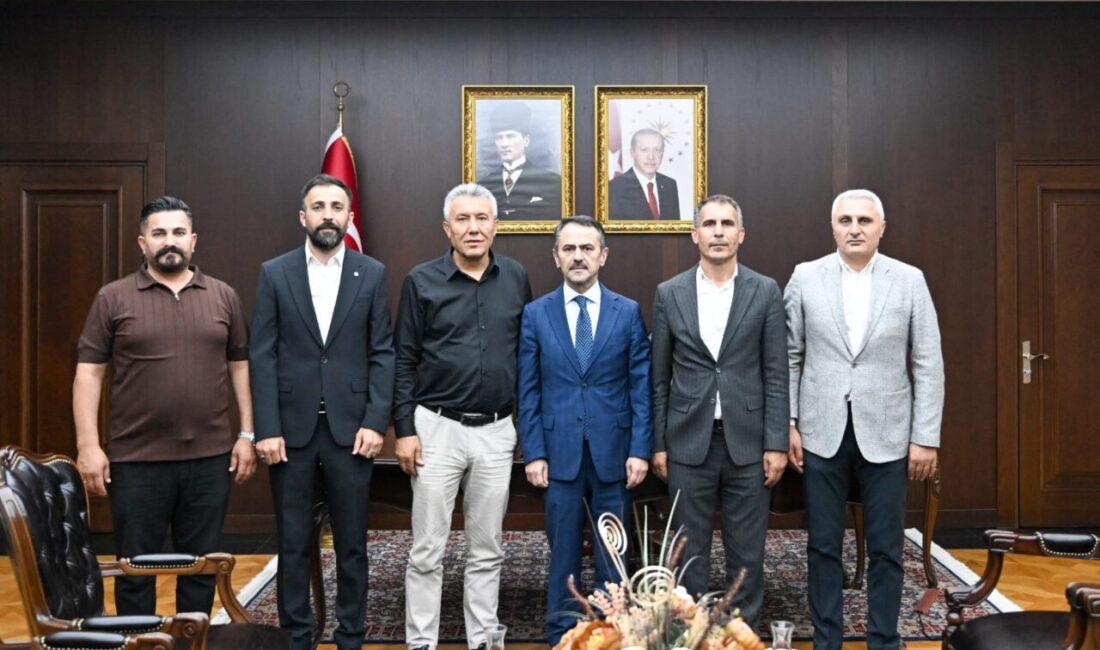 Çayırova Müteahhitler Birliği Derneği Başkanı Bülent Bitirgiç ve yönetim kurulu