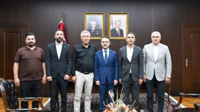 Çayırova Müteahhitler Birliği Derneği Başkanı Bülent Bitirgiç ve yönetim kurulu
