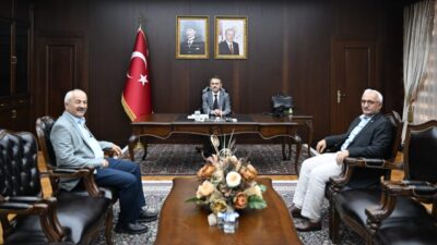 Gebze Kaymakamı Mehmet Ali Özyiğit ile Gebze Belediye Başkanı Zinnur