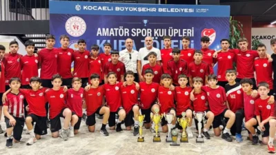 Kocaeli Kongre Merkezi'nde düzenlenen 2025-2026 Kupa ve Ödül Töreni'nde, Körfez