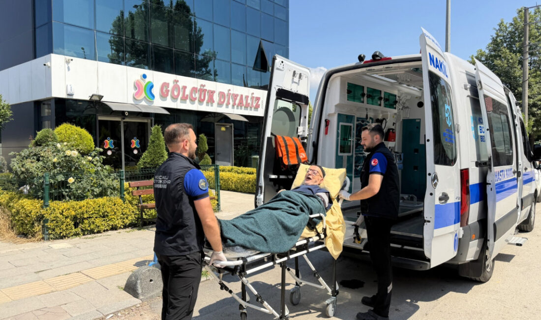 Büyükşehir Belediyesi’nin Hasta Nakil Ambulans Hizmeti, sağlık kuruluşlarına ulaşmakta zorlanan