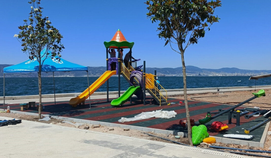 Kocaeli Büyükşehir Belediyesi, kent genelinde sürdürdüğü çocuk oyun grubu çalışmalarına