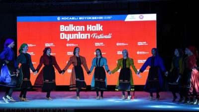 Kocaeli Büyükşehir Belediyesi’nin destekleriyle düzenlenen Kocaeli Uluslararası Balkan Halk Oyunları