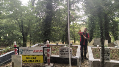 Kocaeli Büyükşehir Belediyesi Yol Bakım Timi ekipleri, İzmit Hakkaniye Mahallesi’nde