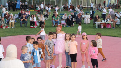 Kocaeli Büyükşehir Belediyesi tarafından düzenlenen “Anne Şehir’de Yaz Akşamları” etkinlikleri,